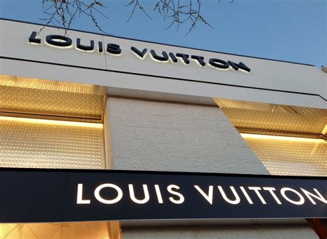 louis vuitton columbus ohio.